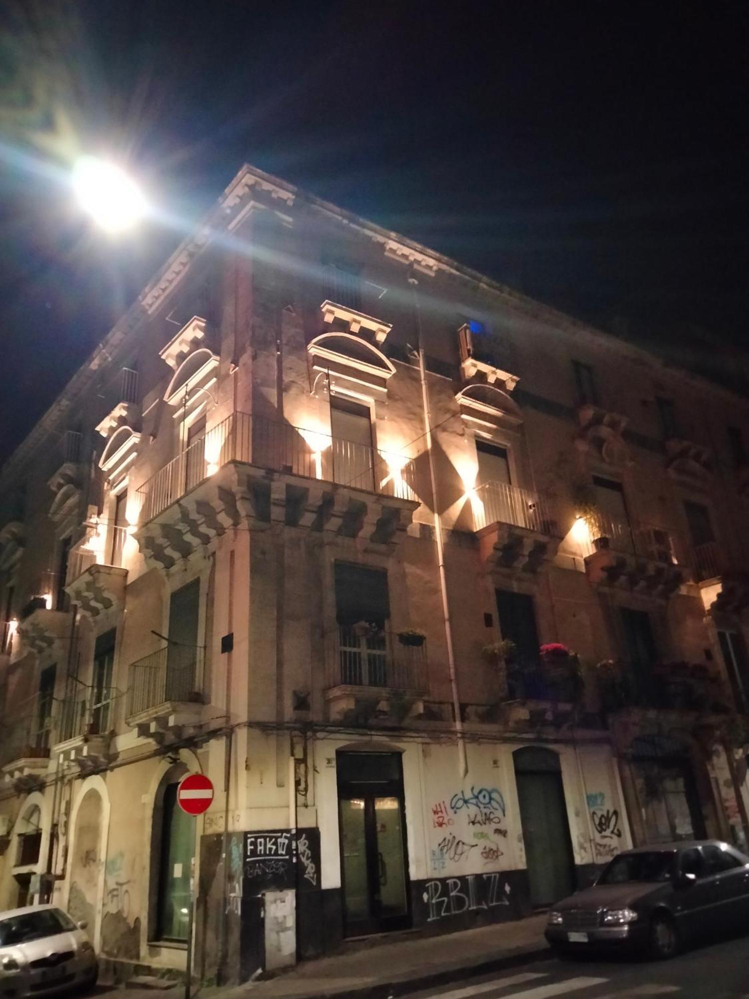 Etna Timeo Central Apartment In Baroque Building Catânia Exterior foto